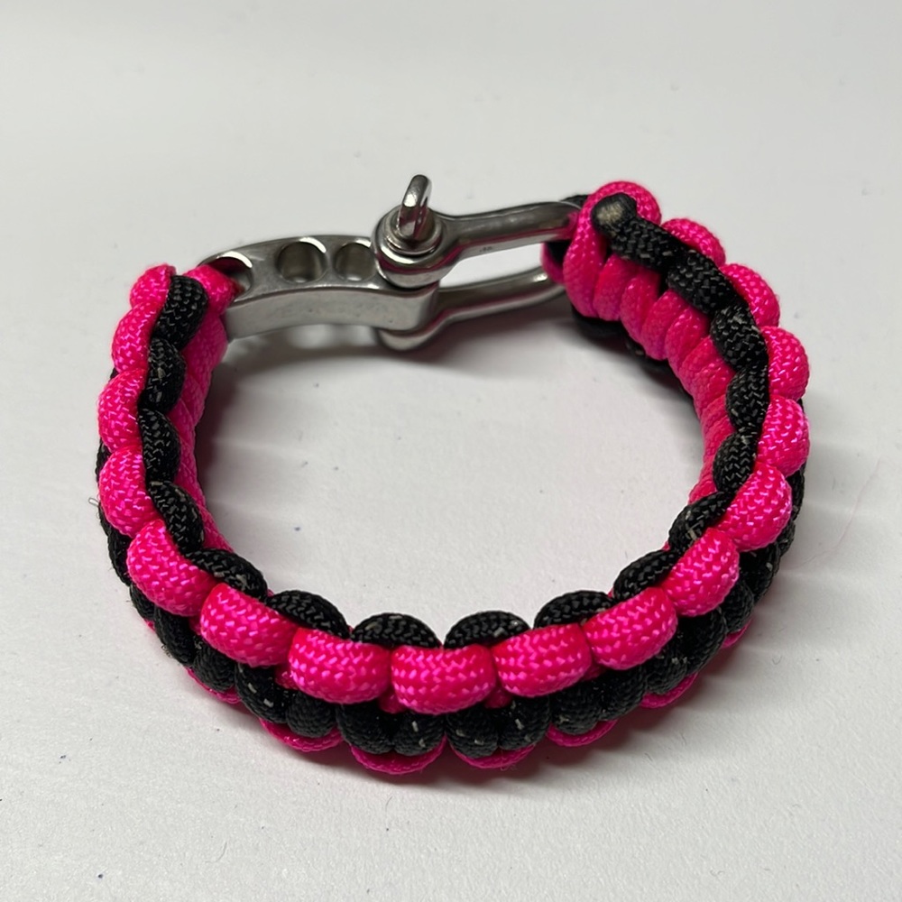 Paracord bracelet